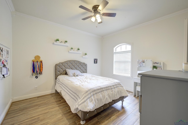 36 Briarwood Cir, Texarkana, TX 75503 - bedroom featuring crown molding, baseboards, wood finished floors, and a ceiling fan