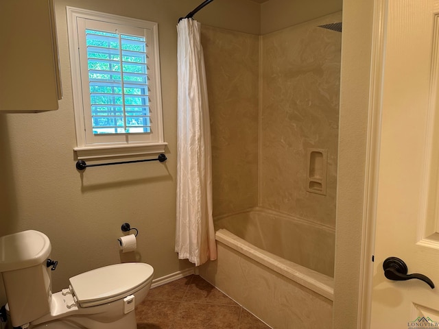 23196 Jeb Cir, Frankston, TX 75763 - full bathroom with toilet, tile patterned floors, baseboards, and shower / tub combo with curtain