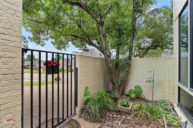 301 Tealwood Dr, Longview, TX 75605 - view of gate