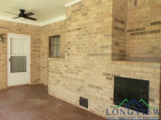 404 Moccasin Trl, Kilgore, TX 75662 - entrance to property with ceiling fan