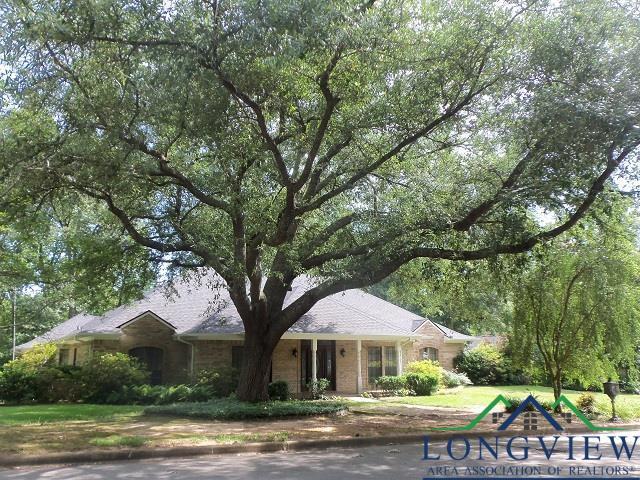 404 Moccasin Trl, Kilgore, TX 75662 - view of front of property featuring brick siding