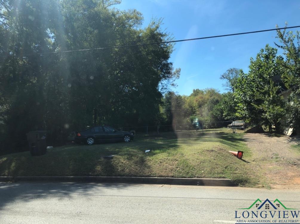 1504 E Young St, Longview, TX 75602 - photo 2