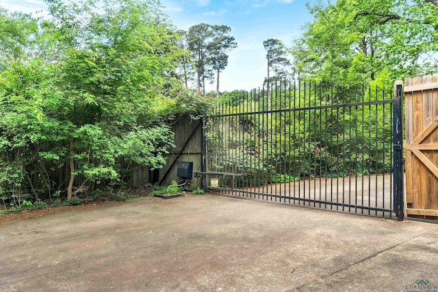 414 Harper Dr, Marshall, TX 75672 - view of gate with fence
