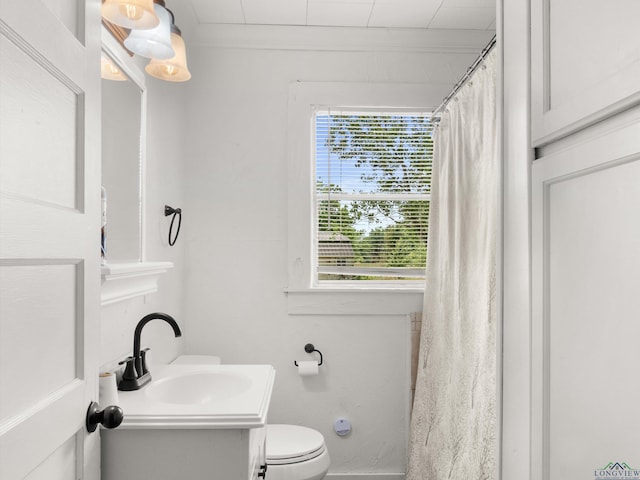 3506 Dudley Rd, Kilgore, TX 75662 - full bath with vanity and toilet