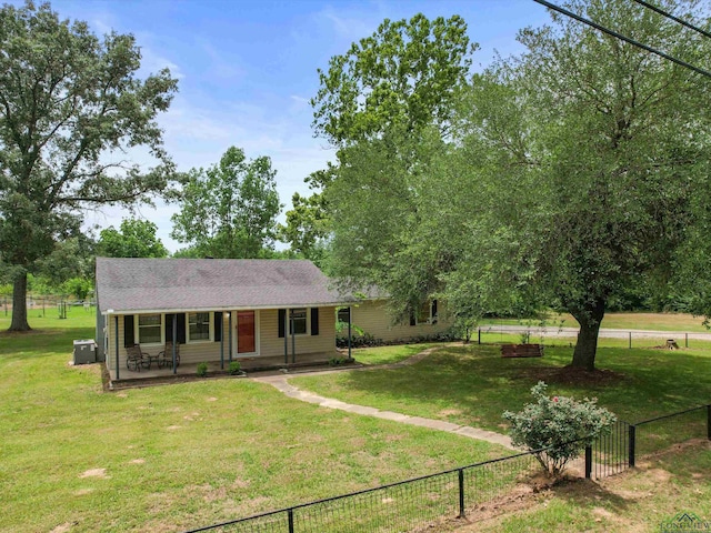 3506 Dudley Rd, Kilgore, TX 75662 - ranch-style home featuring covered porch