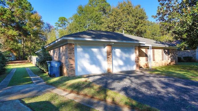 2605 Cedarcrest Dr, Marshall, TX 75672 - photo 2