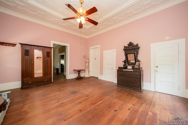 508 N Soda St, Jefferson, TX 75657 - unfurnished bedroom featuring wood-type flooring and a ceiling fan