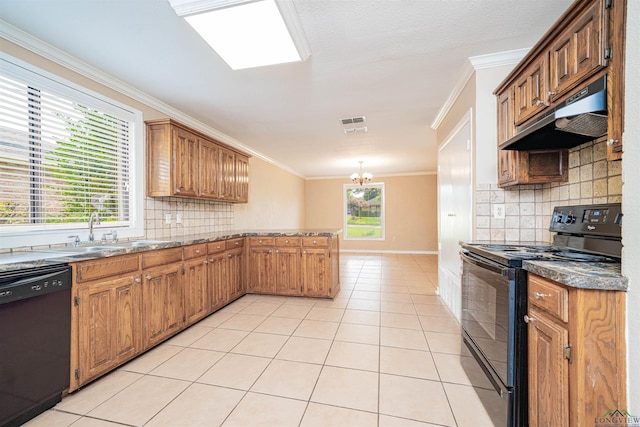 1822 Northwood Ct, Longview, TX 75604 - kitchen featuring black appliances, under cabinet range hood, a sink, backsplash, and crown molding