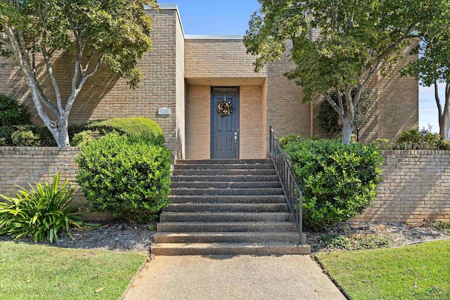 view of entrance to property