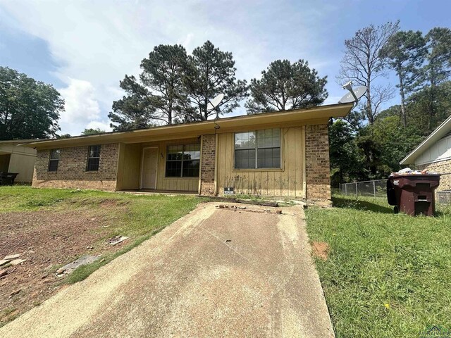 702 Allday St, Atlanta, TX 75551 - photo 19