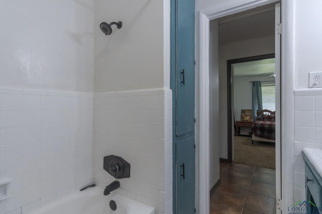 bathroom featuring shower / bathtub combination