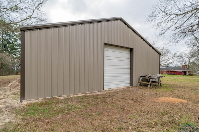 view of detached garage