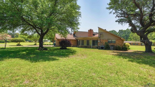 242 W Victoria Woods St, Waskom, TX 75692 - photo 1