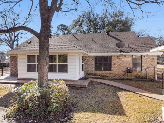 view of front of home featuring a patio area