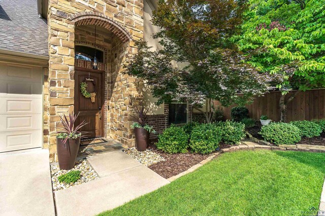 1005 Chateau Ct, Longview, TX 75604 - photo 2