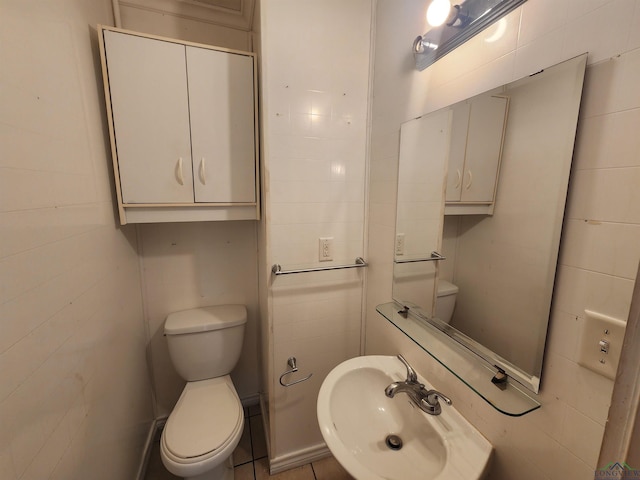 bathroom with toilet and sink