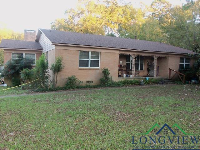 Listing photo 2 for 704 Sceyne Rd, Kilgore TX 75662