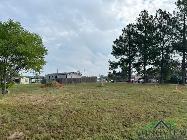 Listing photo 2 for 241 Seminole, Quitman TX 75783