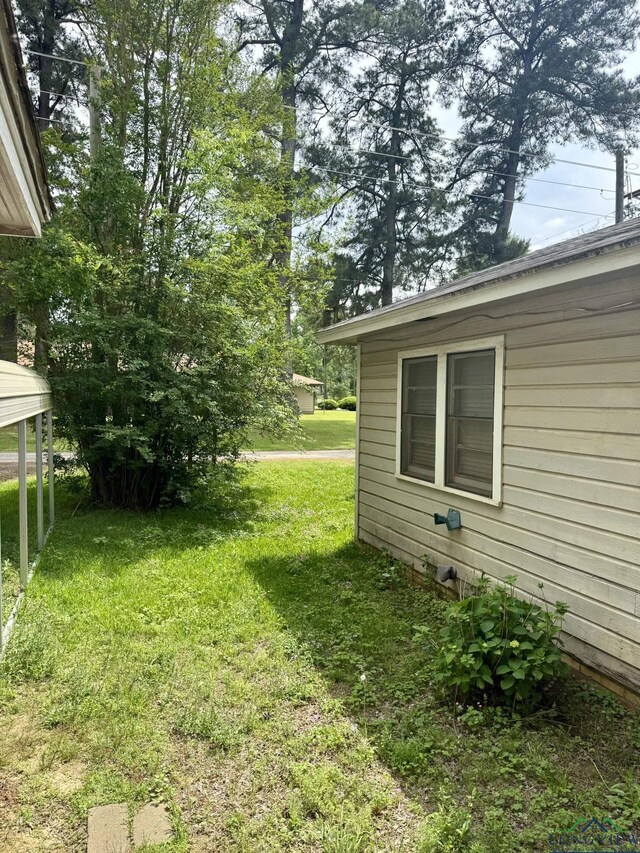 233 S Chalk St, Joaquin, TX 75954 - view of yard