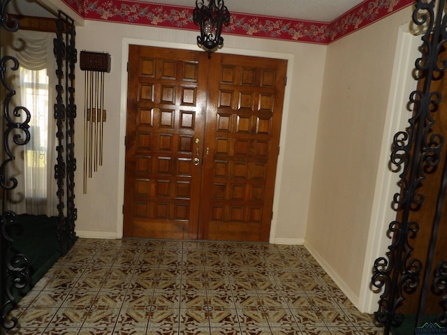 2307 Lilly St, Longview, TX 75602 - foyer with baseboards
