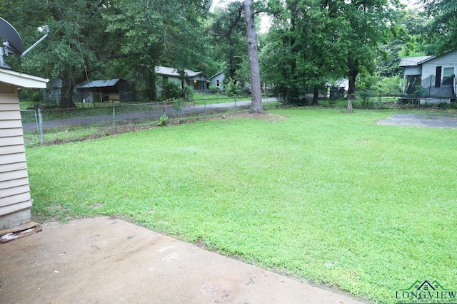 2104 Ark St, Marshall, TX 75670 - view of yard