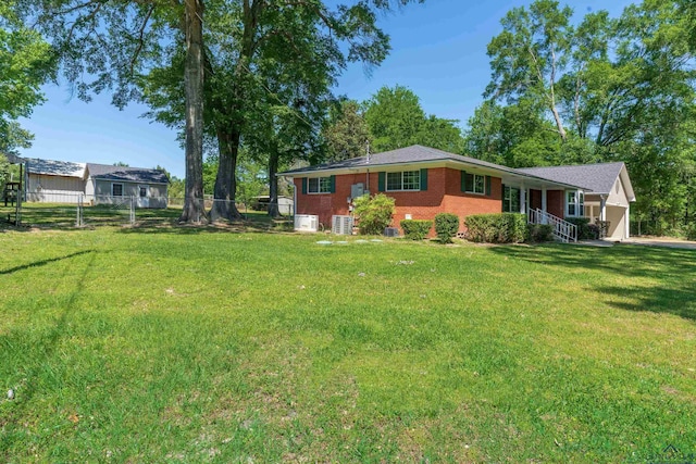 view of yard featuring fence