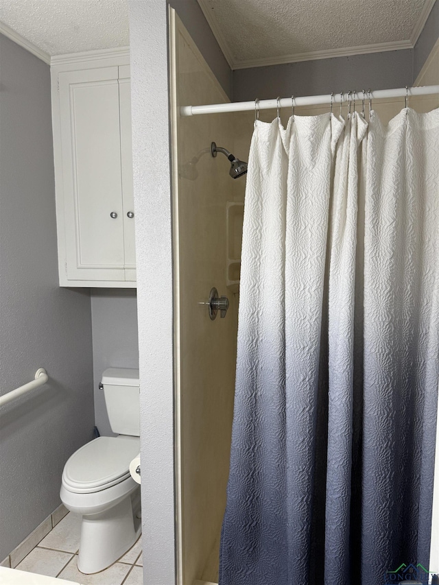 909 Stewart St, Atlanta, TX 75551 - full bath featuring a textured ceiling, tile patterned floors, a shower with shower curtain, and crown molding