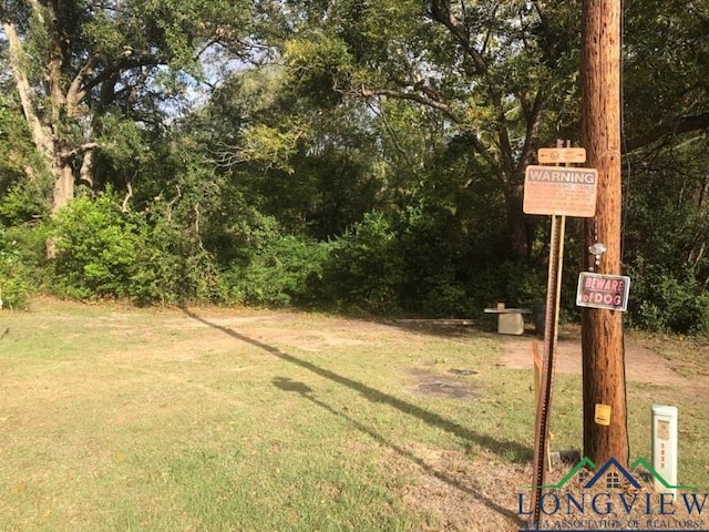 Listing photo 2 for 1105 Millie St, Longview TX 75602