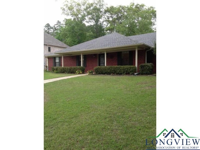 view of front of house with a front yard