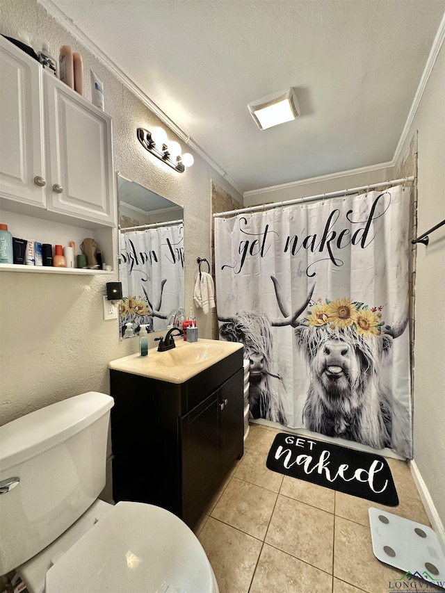 bathroom featuring tile patterned floors, curtained shower, vanity, and ornamental molding