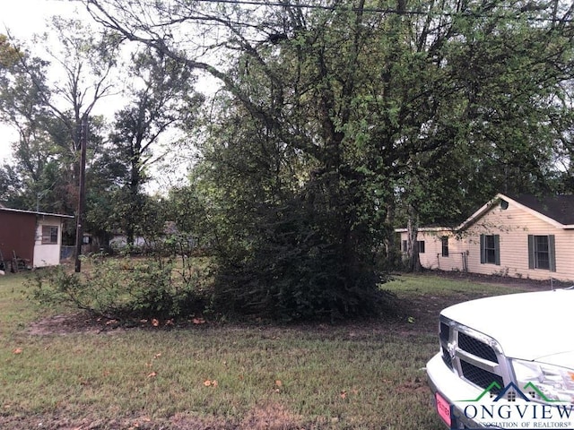 Listing photo 3 for 108 Vesta St, Longview TX 75602