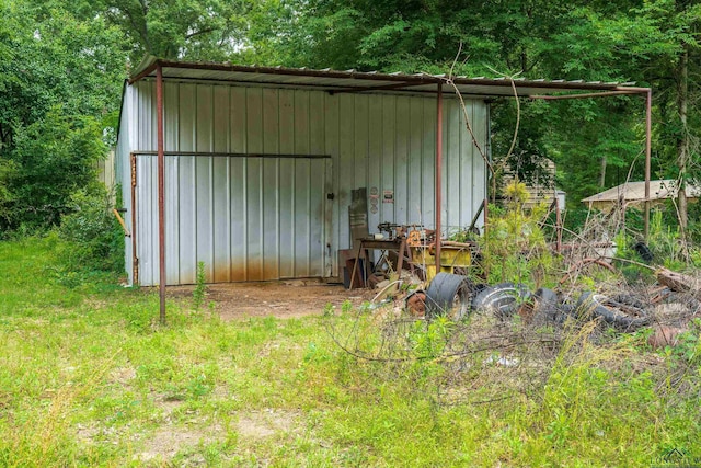 view of outdoor structure