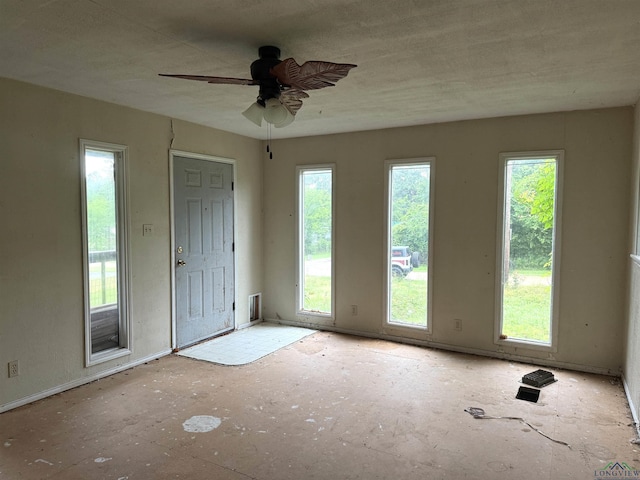 4604 Skyline Dr, Chandler, TX 75758 - unfurnished room with a ceiling fan