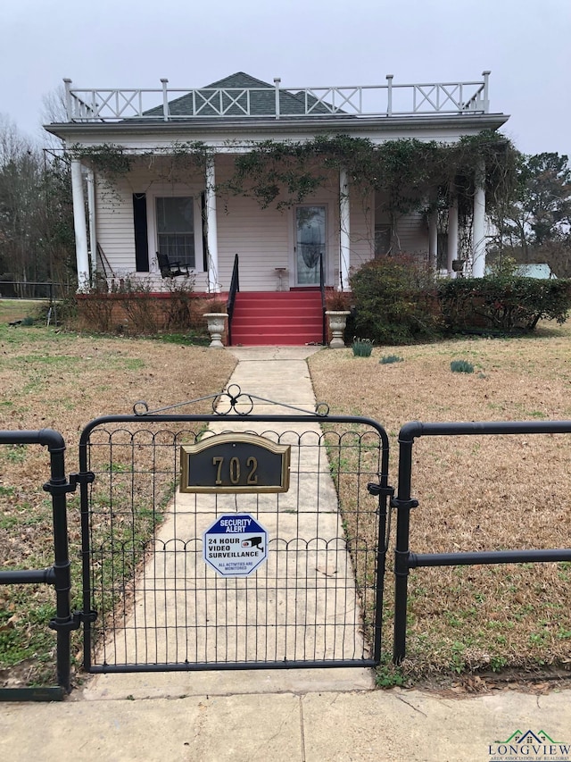 view of front of property featuring a porch