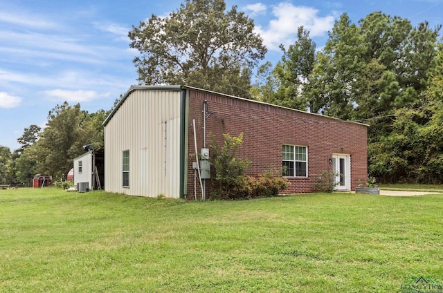 exterior space with a lawn