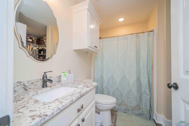 full bathroom with toilet, vanity, a shower with shower curtain, and recessed lighting