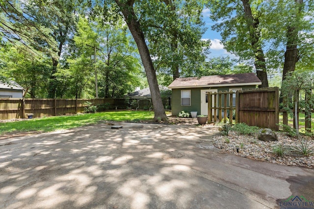 1800 Shady Ln, Longview, TX 75604 - back of property featuring a patio