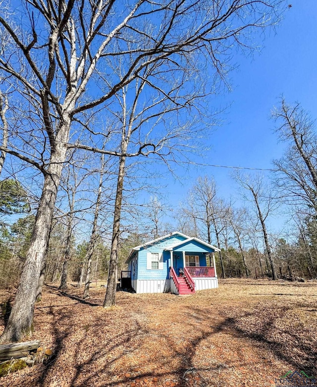 exterior space featuring a porch