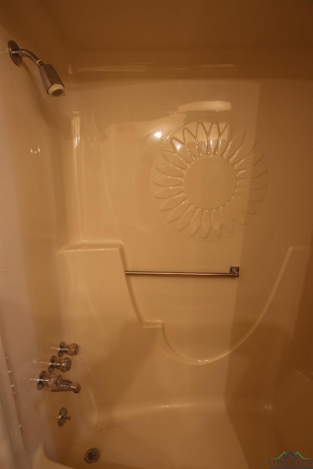 1006 Quitman St, Pittsburg, TX 75686 - bathroom view of  shower combination
