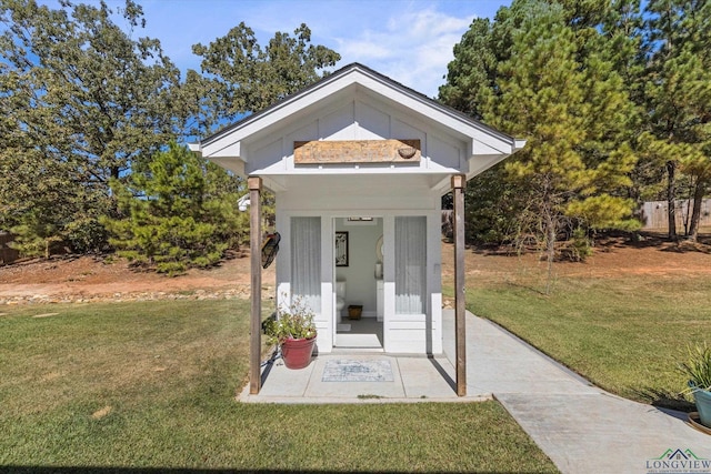 exterior space featuring a front lawn