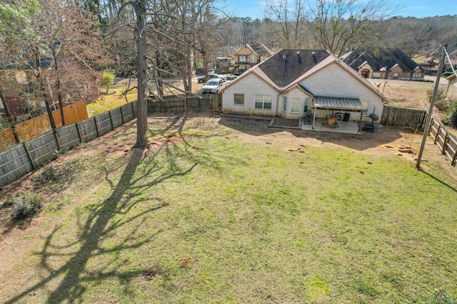 view of yard featuring a patio area