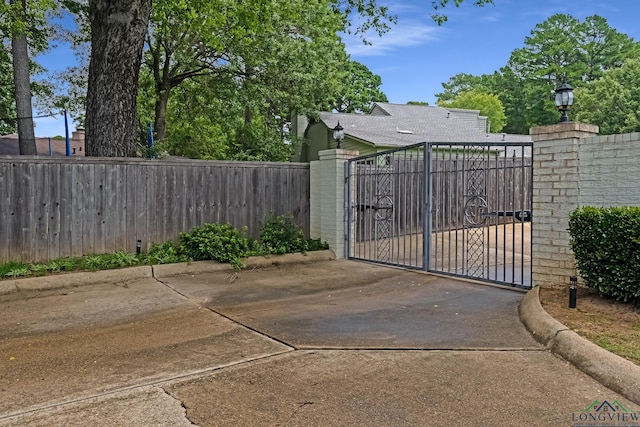 2104 Mccann Rd, Longview, TX 75601 - view of gate