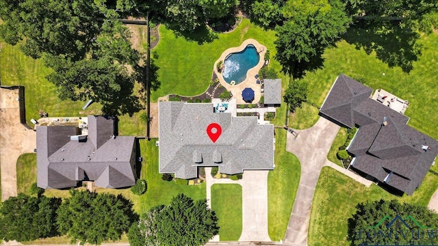 909 University Dr, Carthage, TX 75633 - aerial view of a pool area