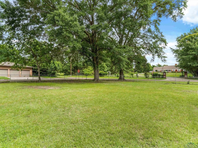 514 N St, Gilmer, TX 75644 - view of yard