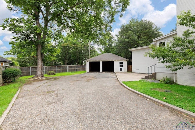 513 E Young, Longview, TX 75602 - view of detached garage