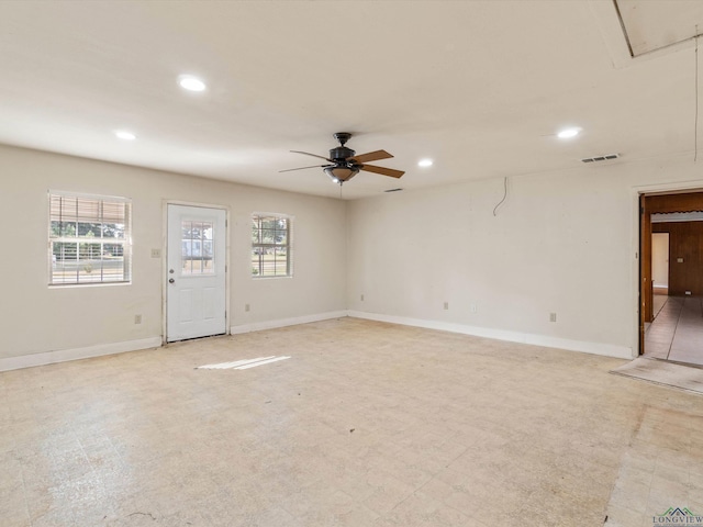 empty room with ceiling fan