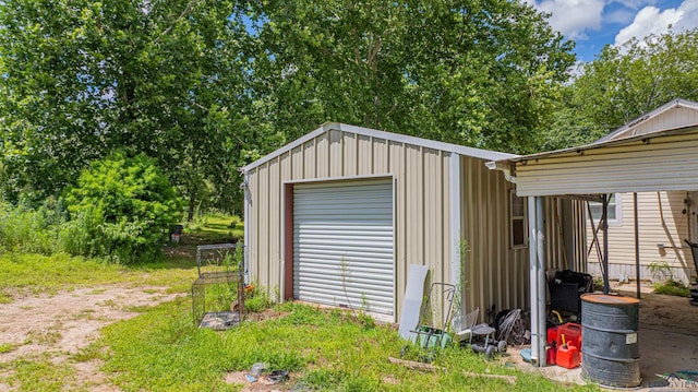 8123 Cherokee Trce, Gilmer, TX 75644 - view of garage