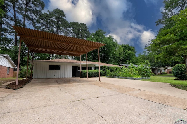 1005 Coushatta Trl, Longview, TX 75605 - view of parking / parking lot featuring driveway