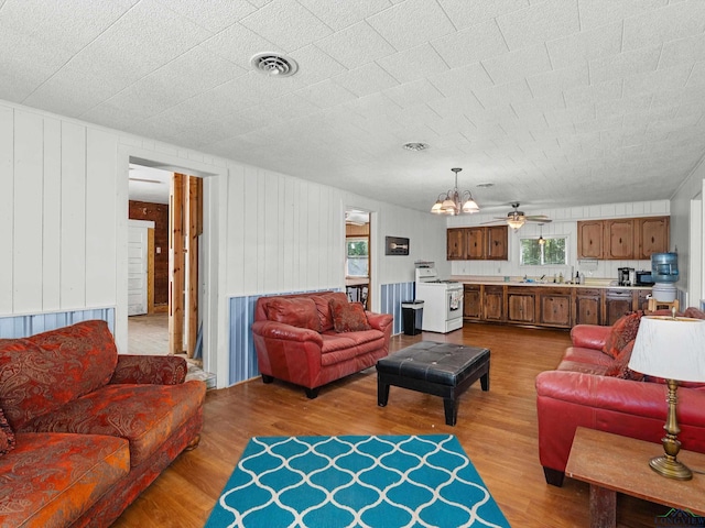 155 E Longs Cp, Karnack, TX 75661 - photo 10