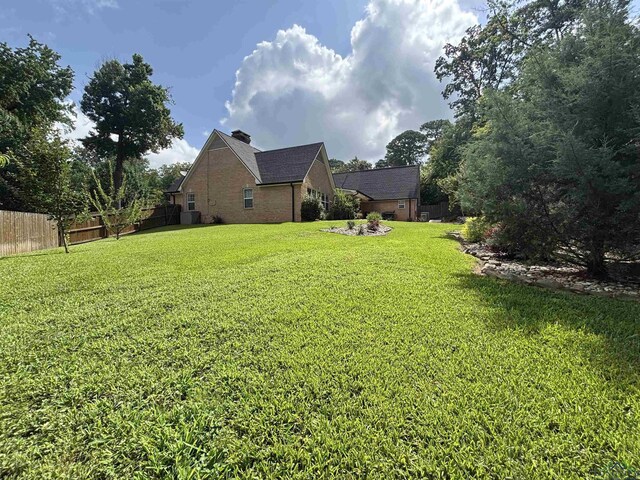 3 Lindsey Ln, Longview, TX 75601 - view of yard